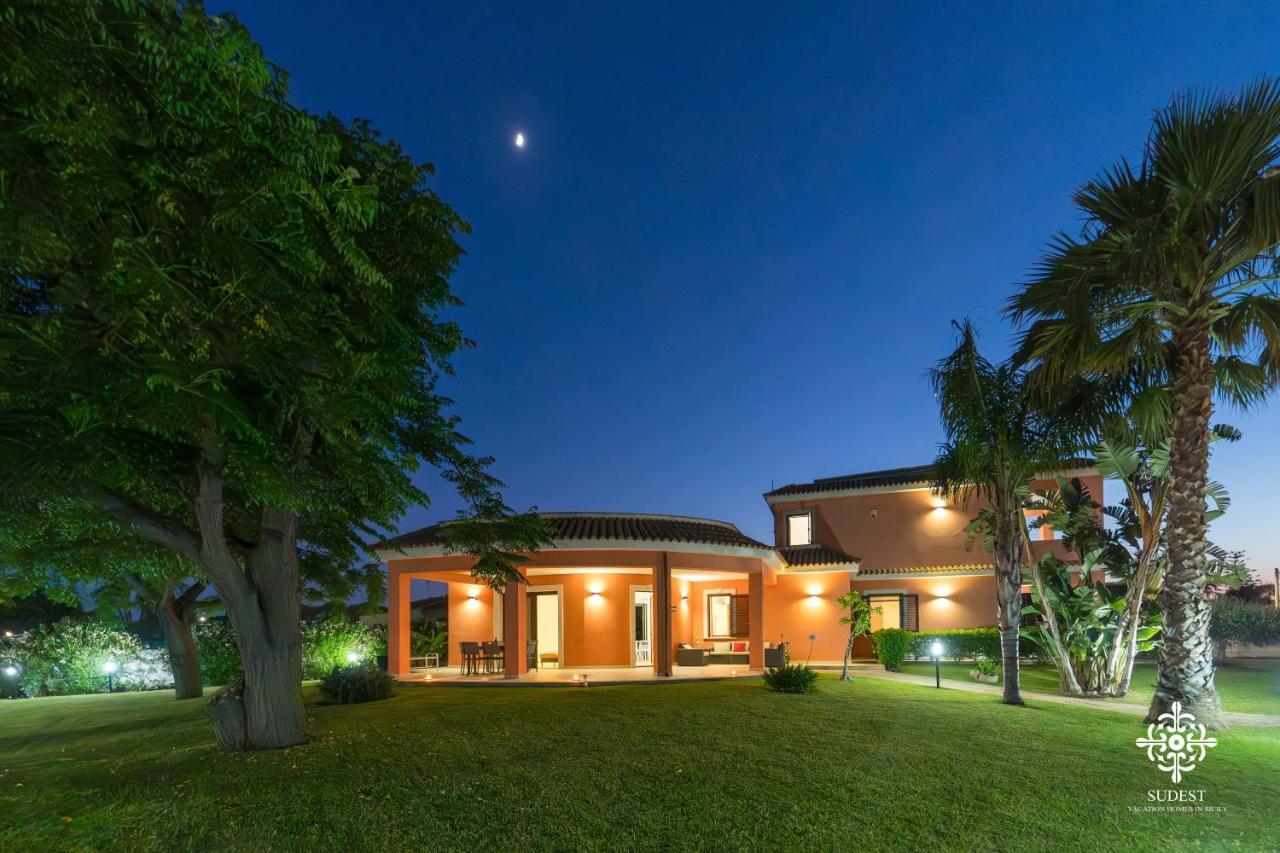 Villa Seaside - Beach Retreat With Jacuzzi 锡拉库扎 外观 照片
