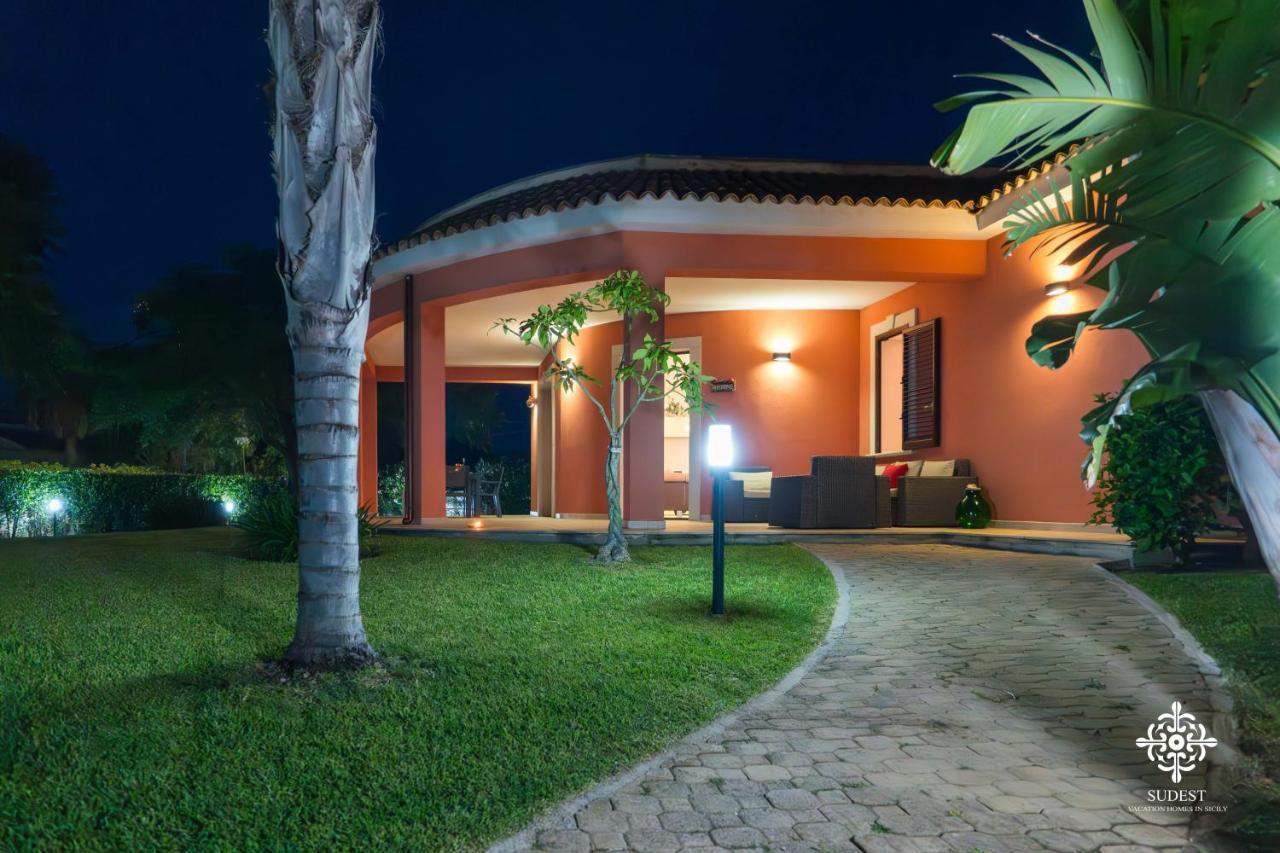 Villa Seaside - Beach Retreat With Jacuzzi 锡拉库扎 外观 照片