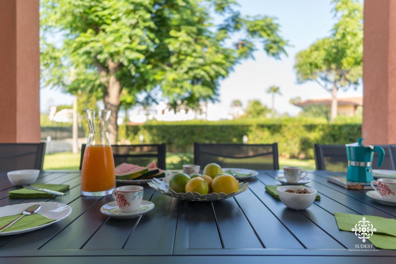Villa Seaside - Beach Retreat With Jacuzzi 锡拉库扎 外观 照片