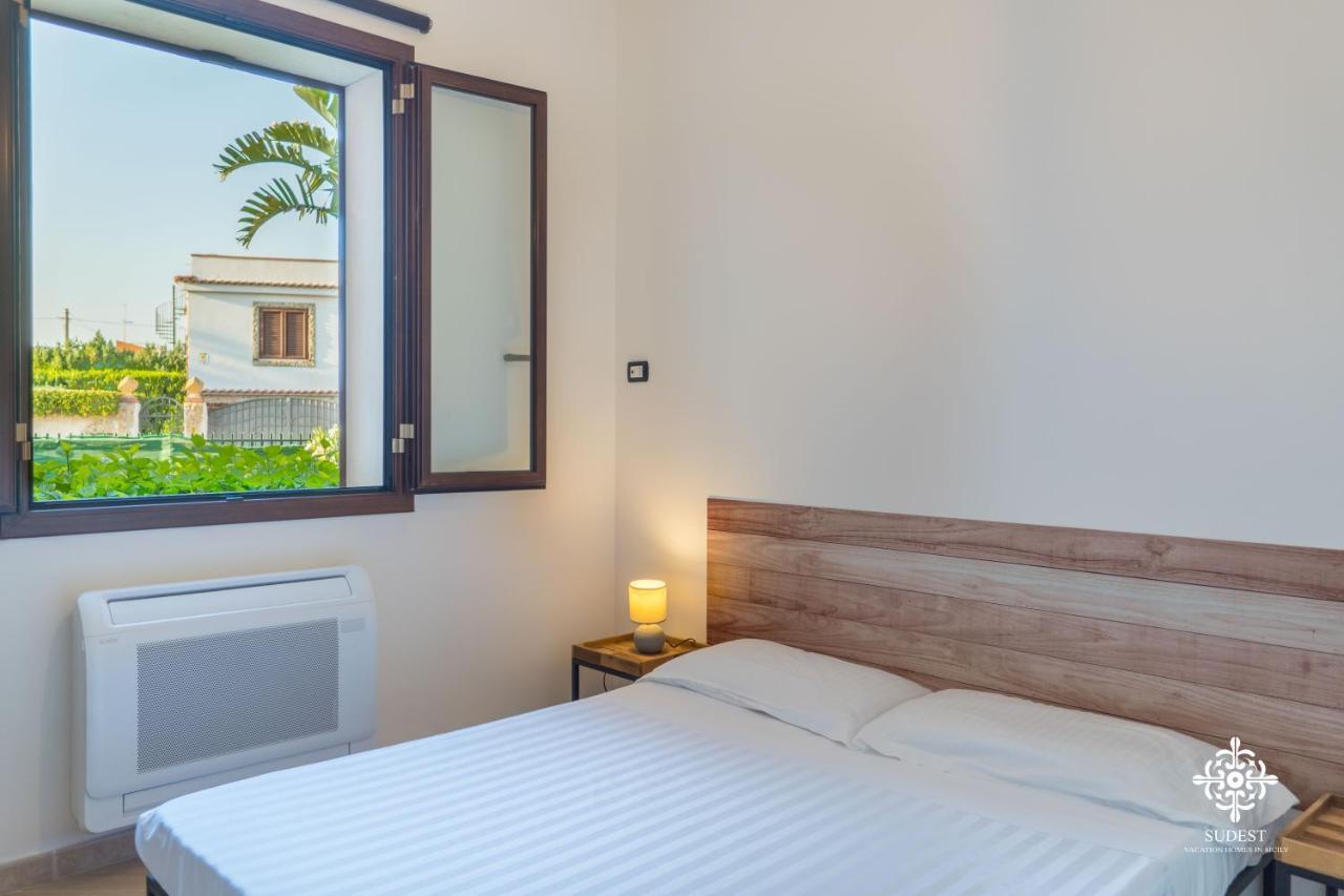 Villa Seaside - Beach Retreat With Jacuzzi 锡拉库扎 外观 照片
