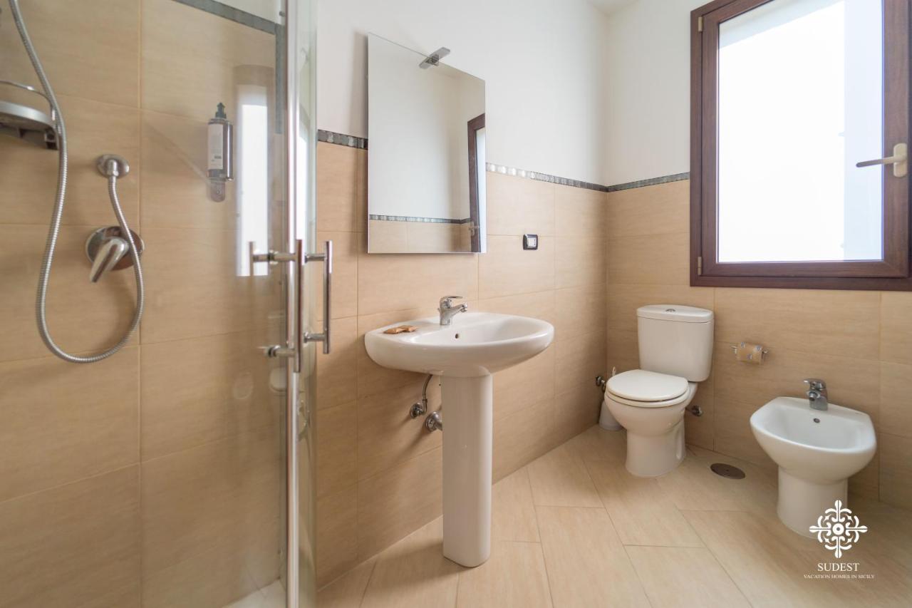 Villa Seaside - Beach Retreat With Jacuzzi 锡拉库扎 外观 照片