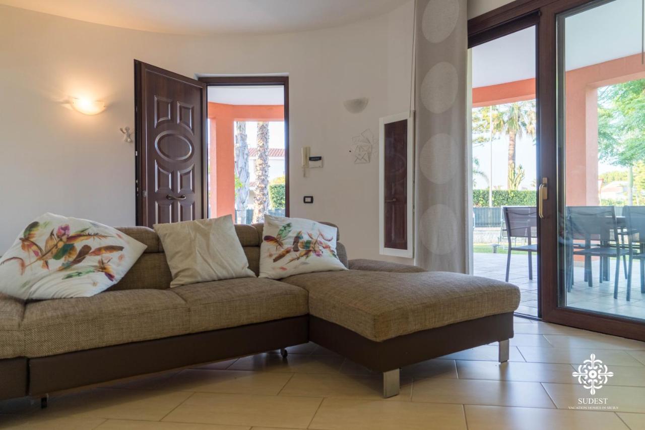 Villa Seaside - Beach Retreat With Jacuzzi 锡拉库扎 外观 照片
