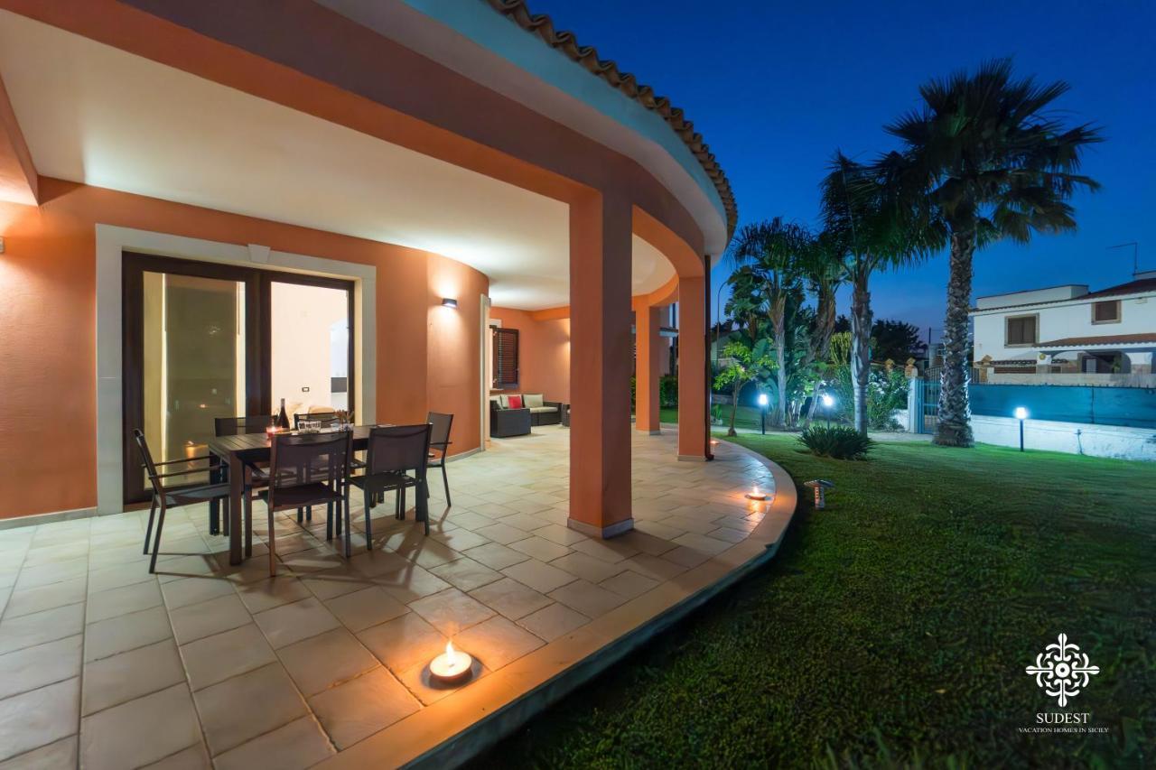 Villa Seaside - Beach Retreat With Jacuzzi 锡拉库扎 外观 照片