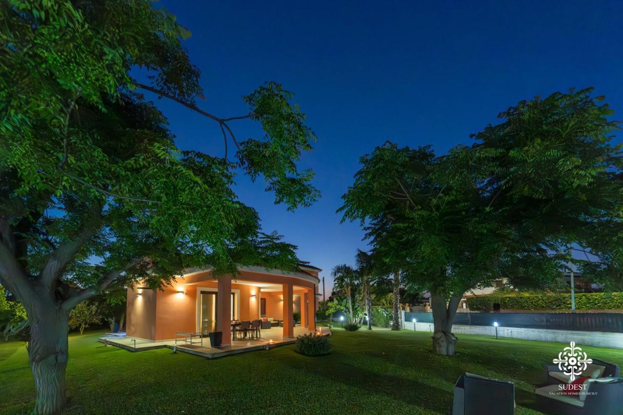 Villa Seaside - Beach Retreat With Jacuzzi 锡拉库扎 外观 照片